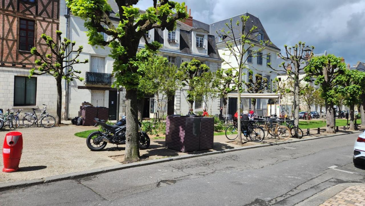 "Colbert Triplex" 3 Chambres - Balcon - Patio - Cathedrale Tours Extérieur photo